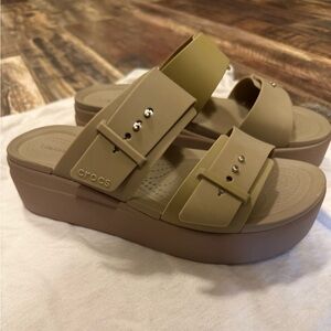 CROCS Women's Beige Platform Sandals
